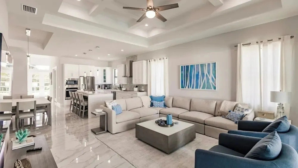 Brisa del Mar by Avantstay 4BR Coastal-modern Retreat + Private Pool + Outdoor Dining Walk to the Gulf + Mercato Minutes Away