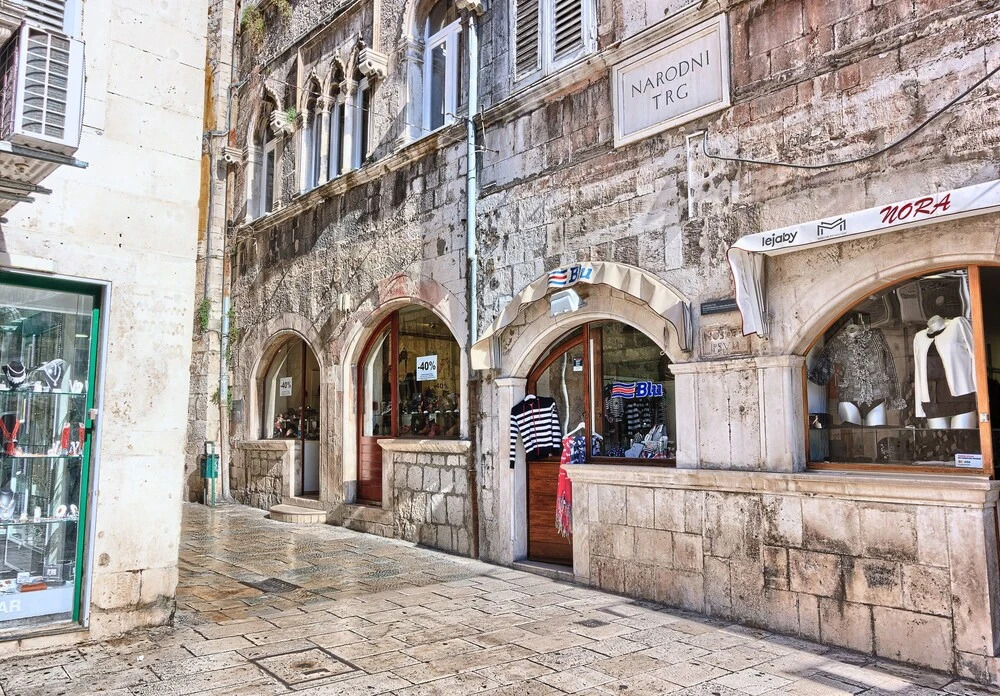 Split Urban Rooms  II