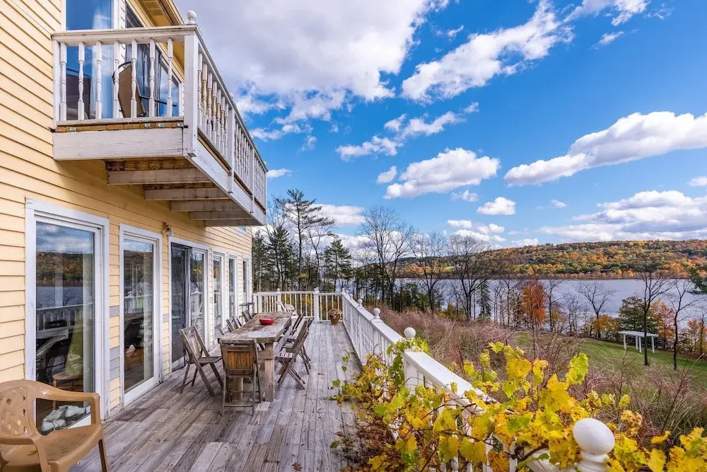 Shakespeare on the Hudson by Avantstay Two Home Buyout on the Hudson River! 22 Bedrooms!
