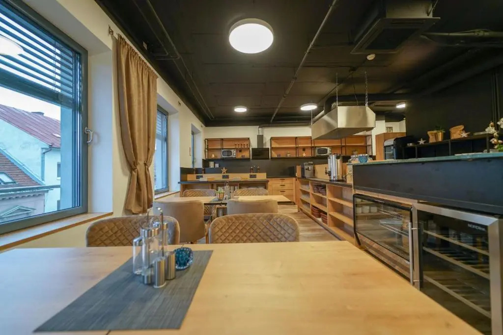 CHORS like a hotel - Capsule & NFT Boutique Hostel Bratislava - City Center