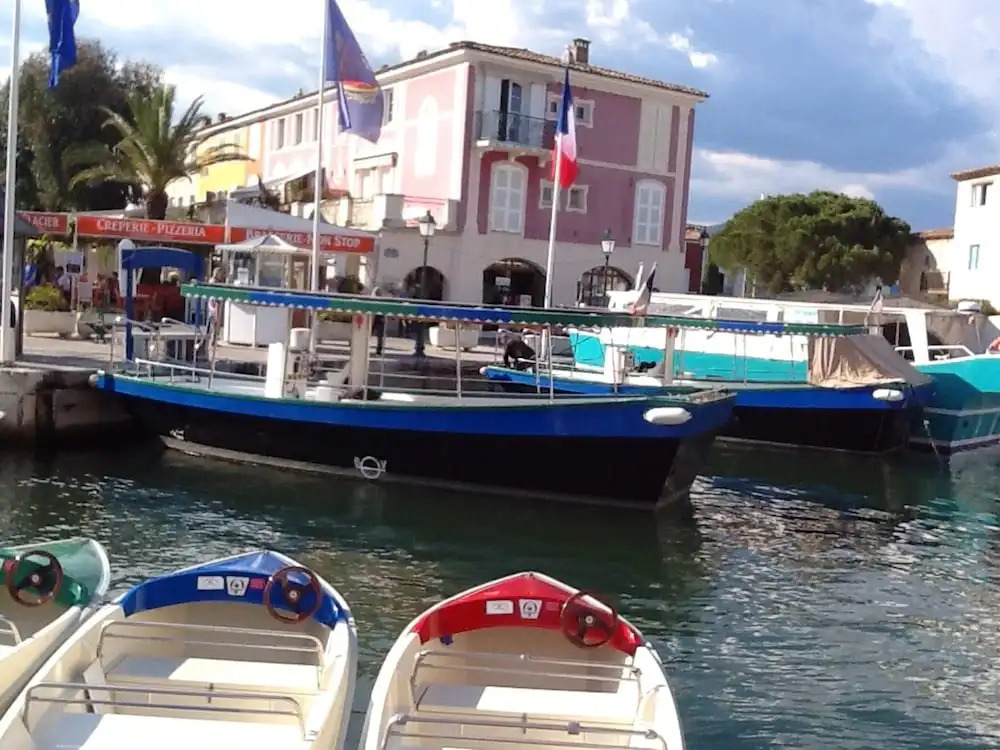 Apartment With 2 Bedrooms in Grimaud, With Shared Pool, Enclosed Garden and Wifi - 500 m From the Beach