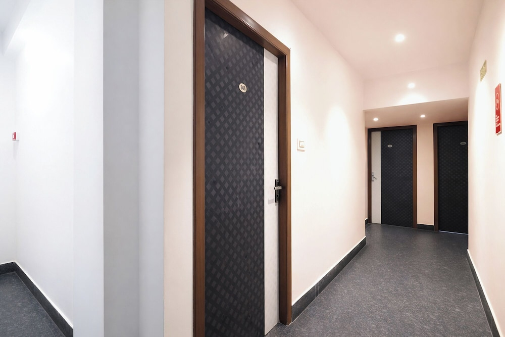 FabHotel The Corporate Inn I