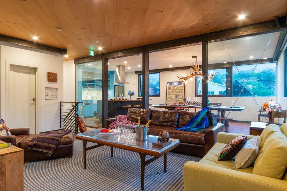 Gustavs Hideaway by H2 Life