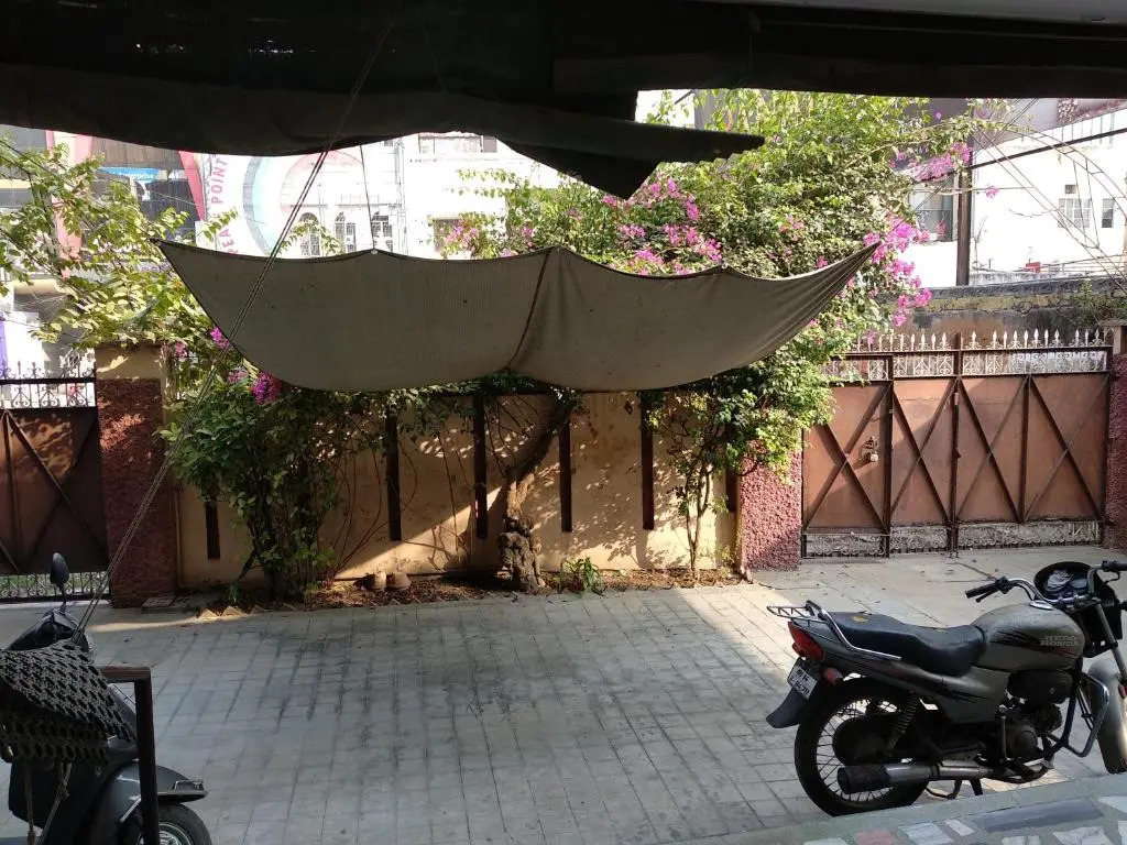 2 AC Rooms with Kitchen & Lounge near Ganges