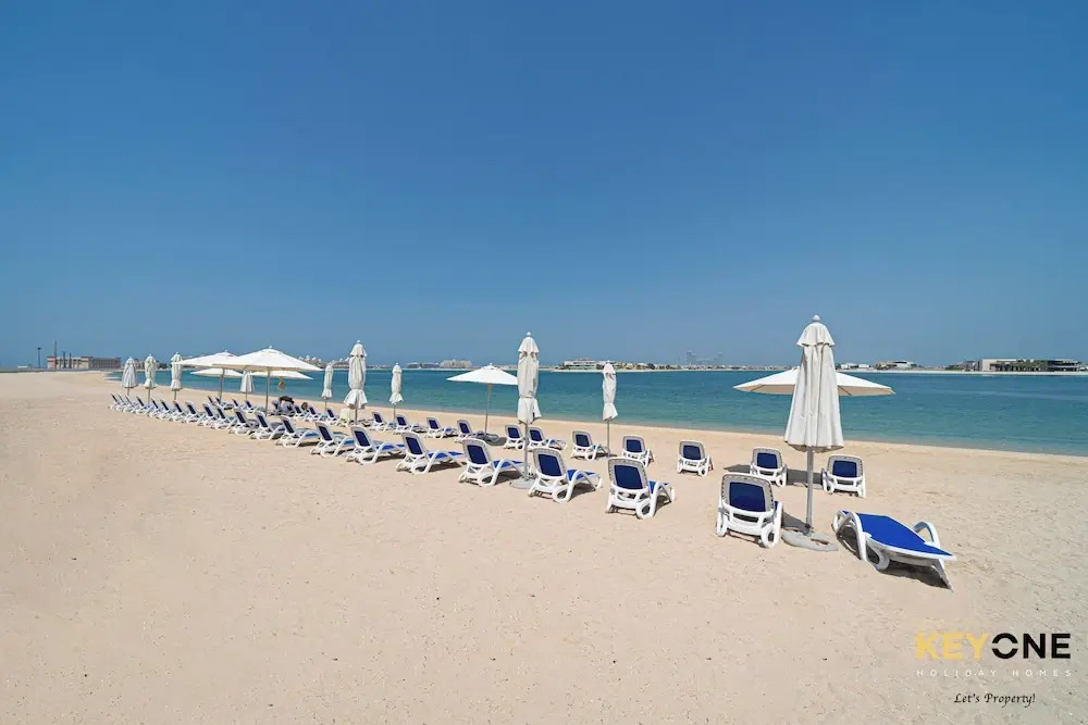 Grandeur 2BR Small Room & Beach Access