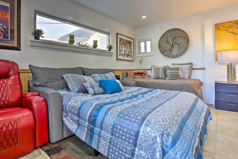 Central Elmont Studio w/ Great Outdoor Space!