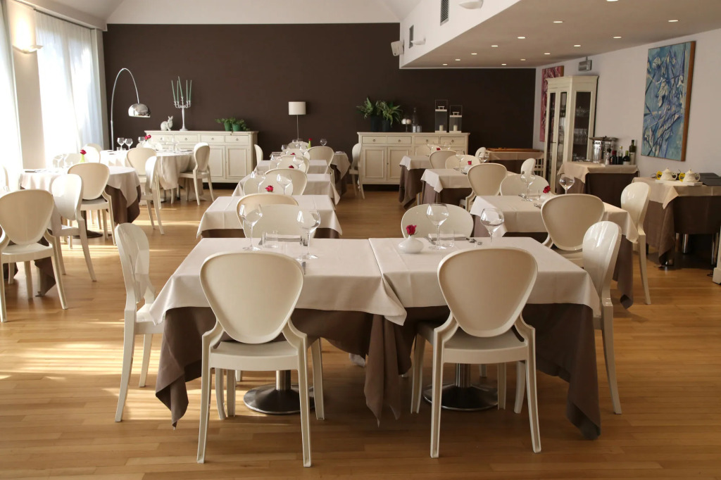 Helios Hotel