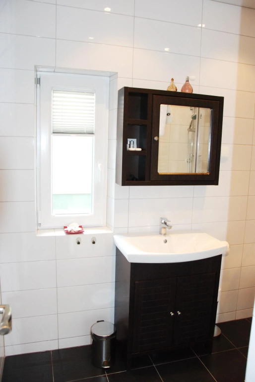 7th Room Guest House