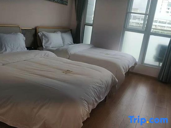 Huamu Hotel (Chengdu Shuangliu International Airport SF Metro Station Branch)