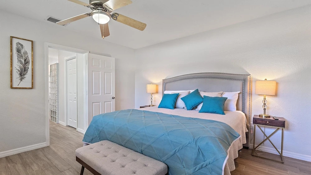 Paradise Palace 4 Bedroom Home by RedAwning
