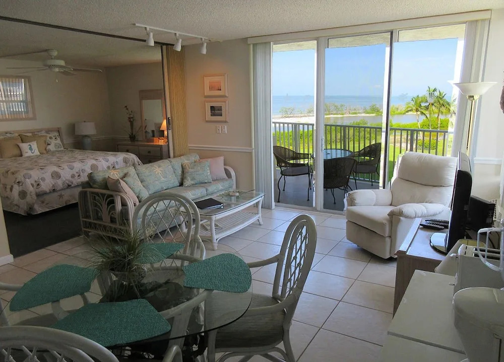 Estero Beach & Tennis 307a 1 Bedroom Condo