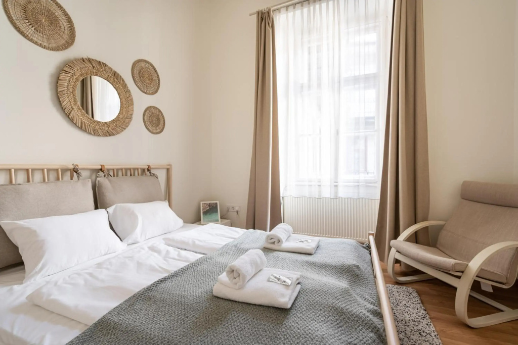 GoldenFeet Studio