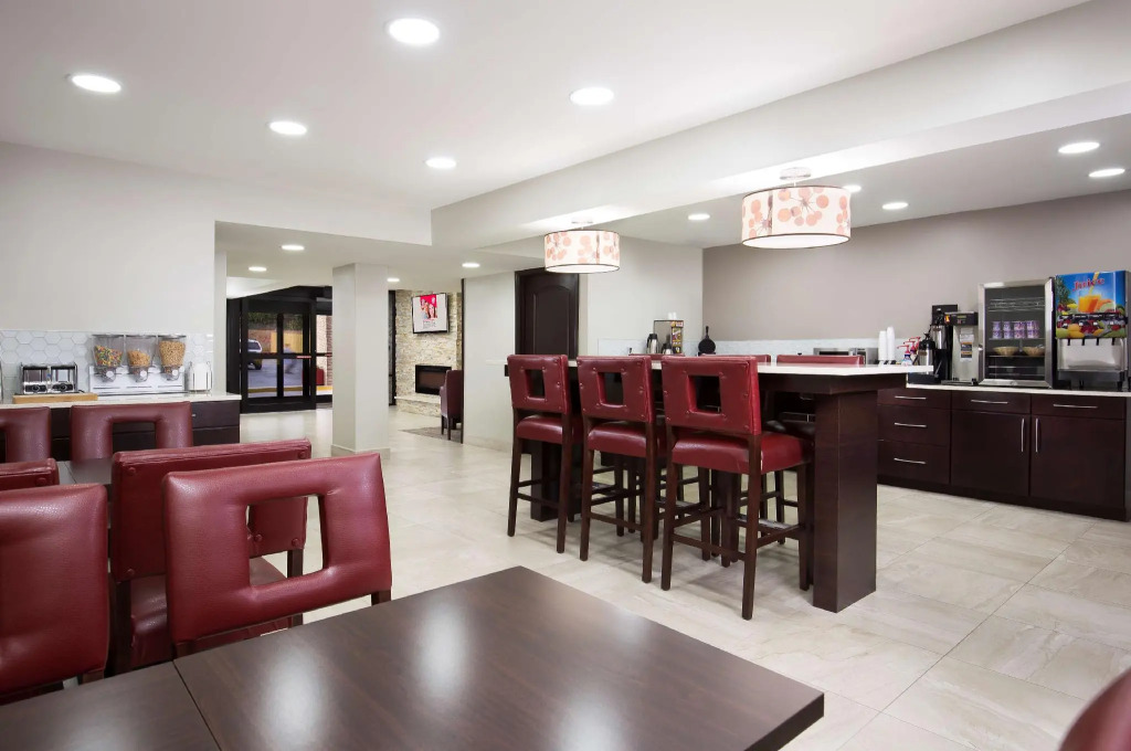 Red Roof Inn PLUS+ Birmingham East   Irondale/Airport