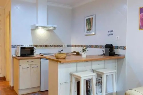 Bright Apartment With Bedroom, Living Room and Private Bathroom by the sea