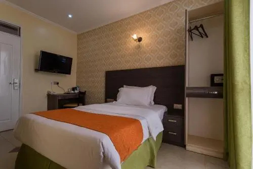 The Junction Hotel