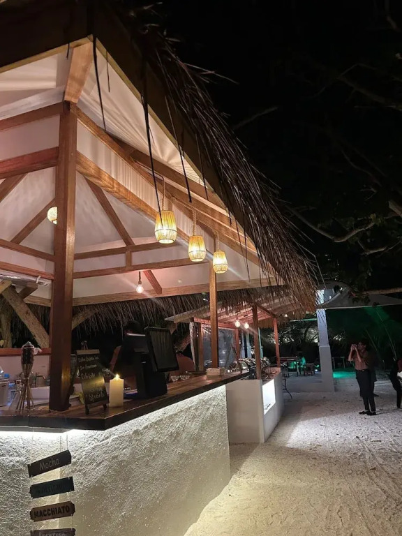 YUVi Blue Guesthouse at Himmafushi