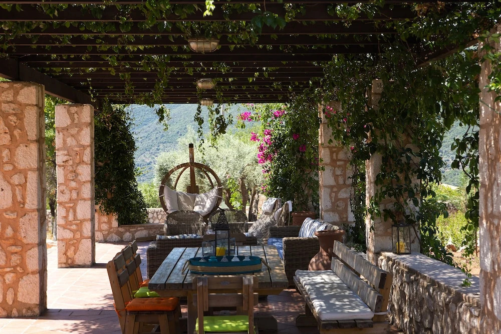 Villas Armeno