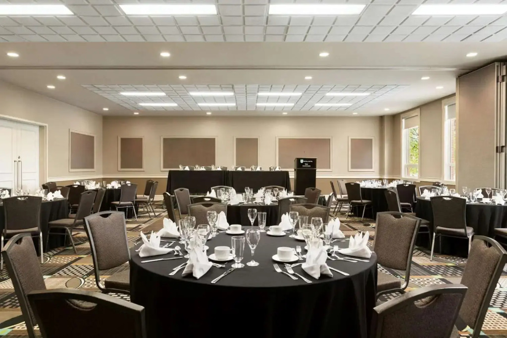 Grand Hotel & Conference Centre Calgary Airport, an Ascend Collection Hotel