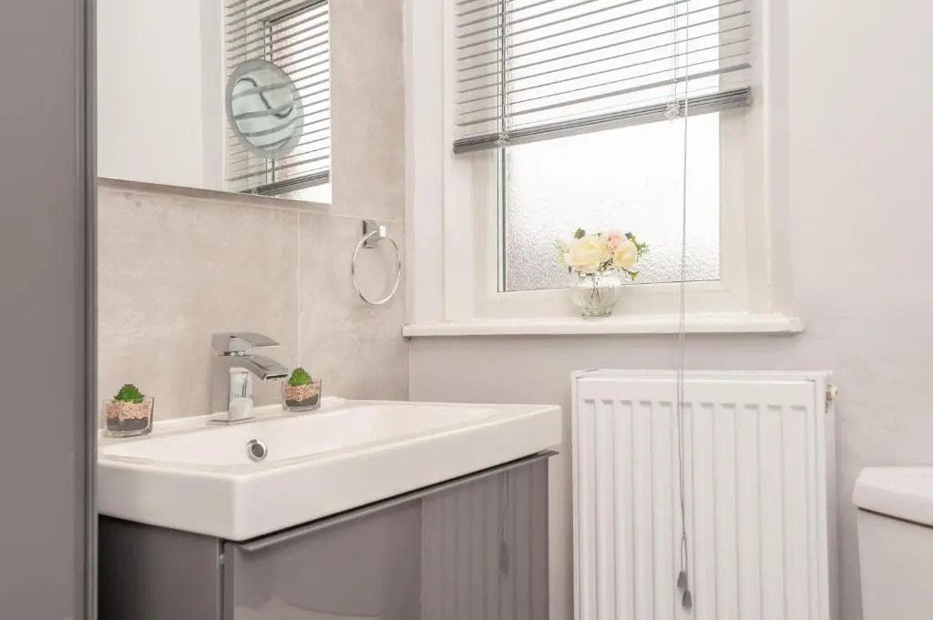 Leeds 4-bed House - Sleeps 9, Free Parking & Wifi