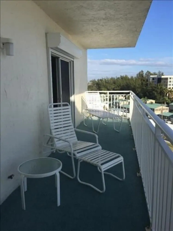Jamaica Royale 703 - 2 Br Condo