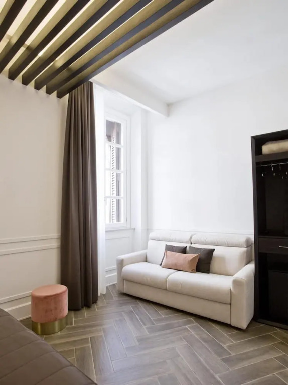 Umberto34-Luxury Home