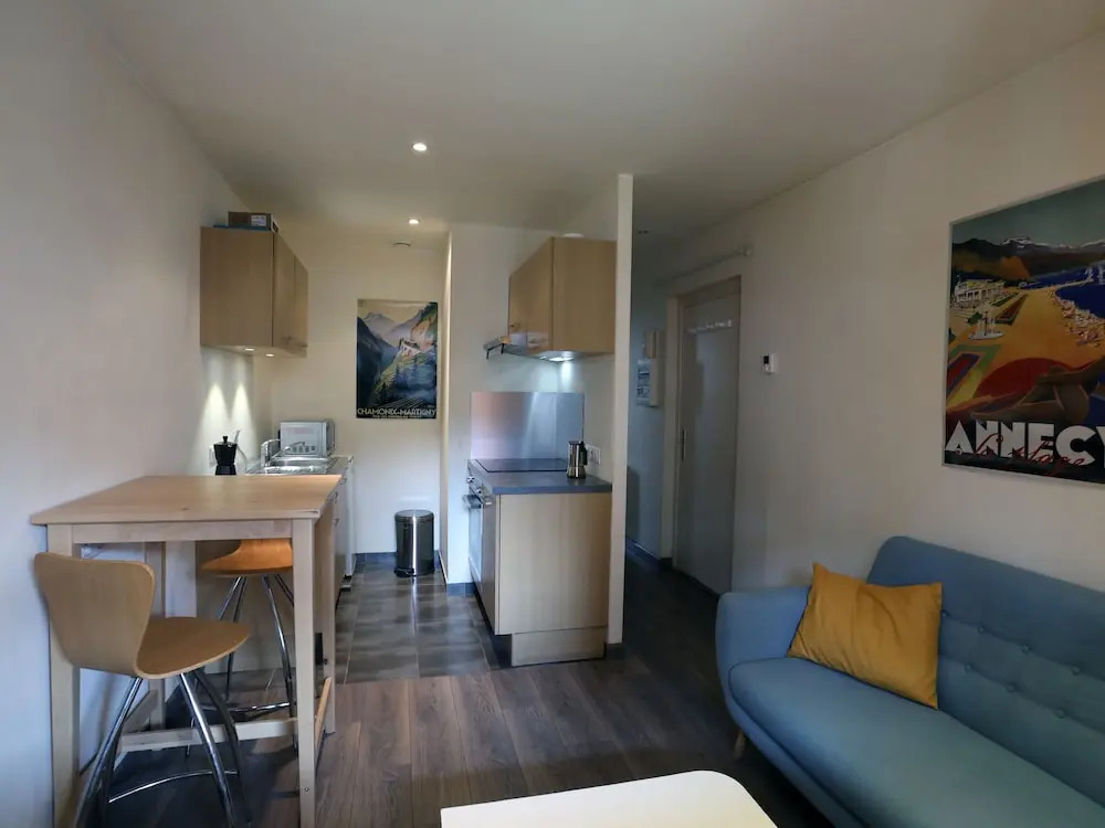 1bd Apartment Right Downtown