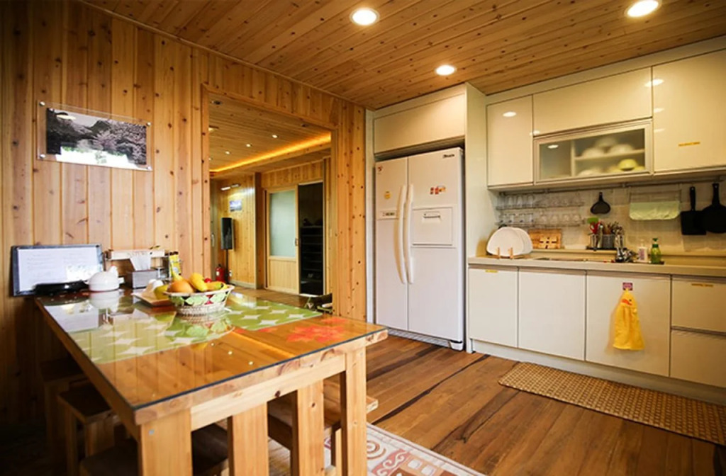 A-rock Guesthouse - Hostel