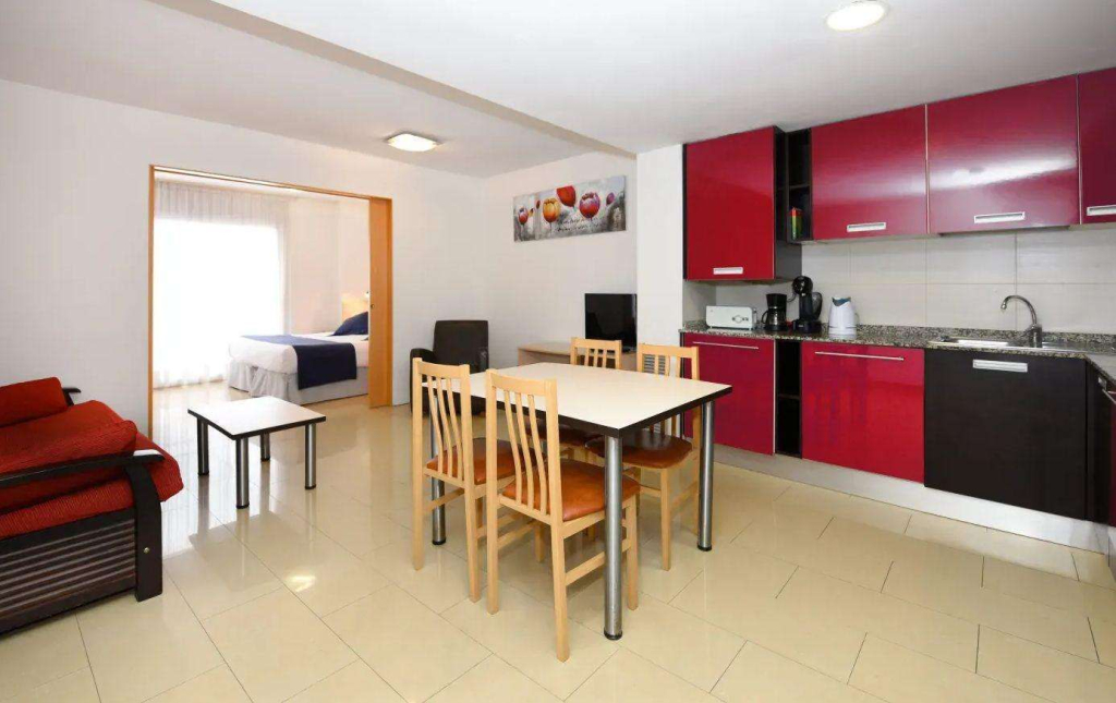 Neptuno Aparthotel