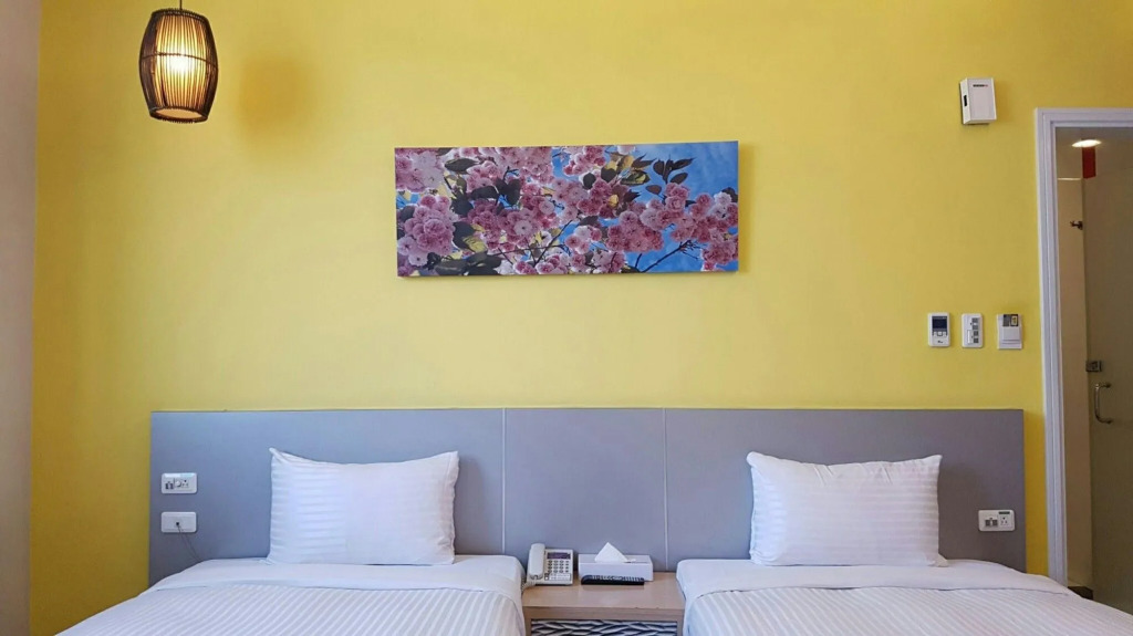 Yoyo Hotel