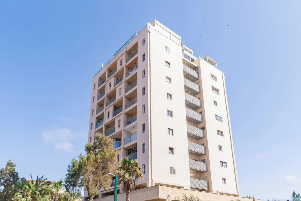 Modern Gem with Stunning Balcony by Sea N Rent