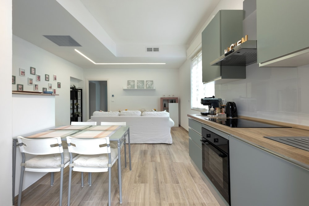 Nadia Flat - 10 minutes from the beach