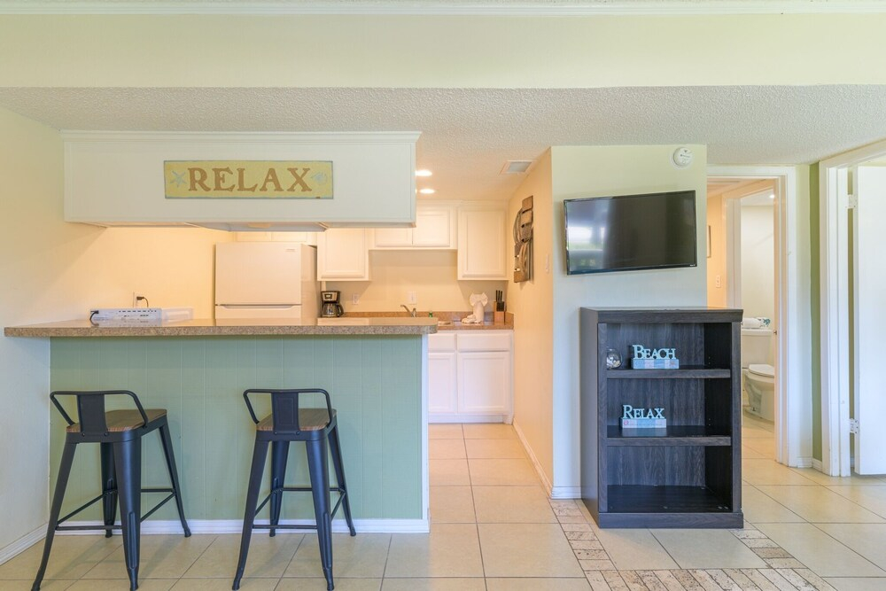 Tiki 158 - Standard 1BR Beach Area Condo