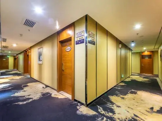 Platinum Apartment Hotel (Zhongshan Guzhen International Lighting Center)