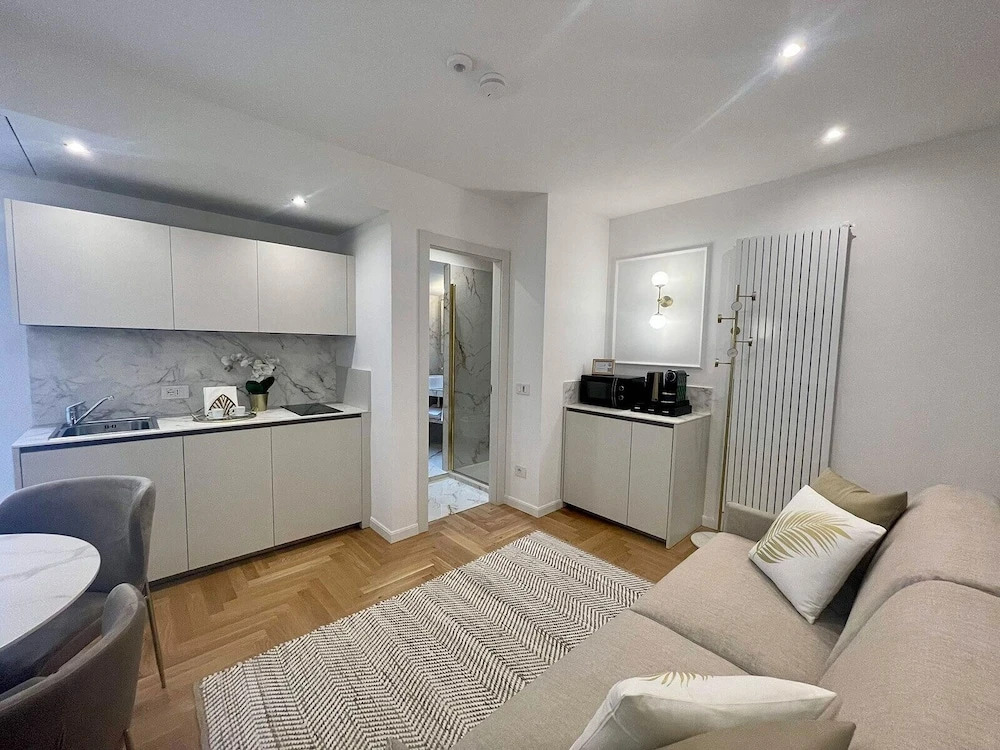 Bellagio Luxury Suites Apartments