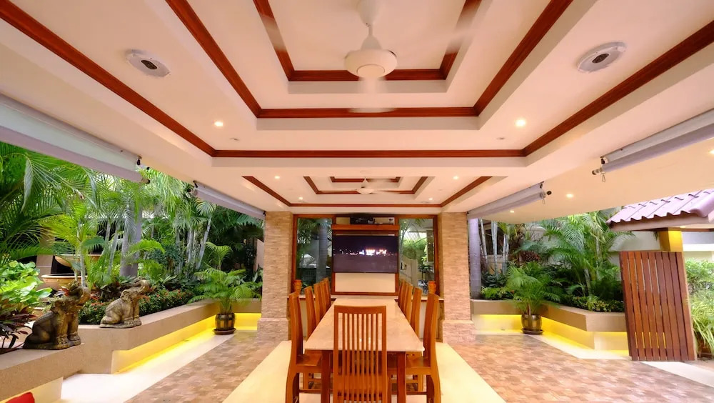 Sumonta Luxury Villa