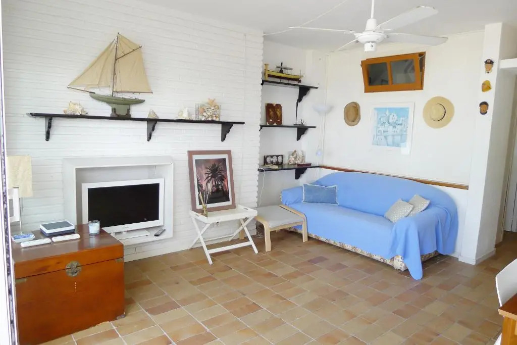 Newly Renovated Beachfront Apartment Ideally Located in Penelope