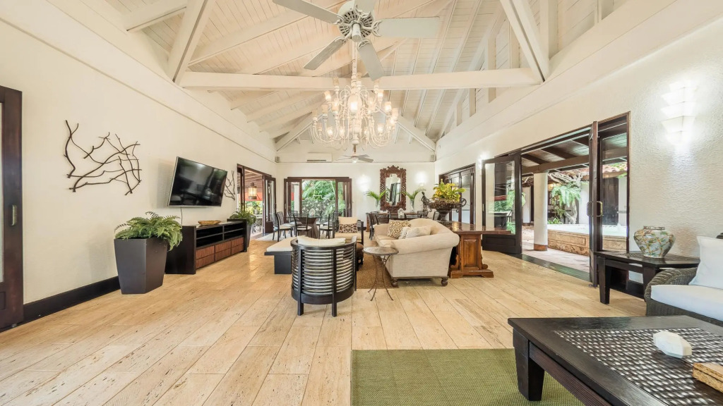 Wonderful 5BR Villa w Jacuzzi at Ingenio