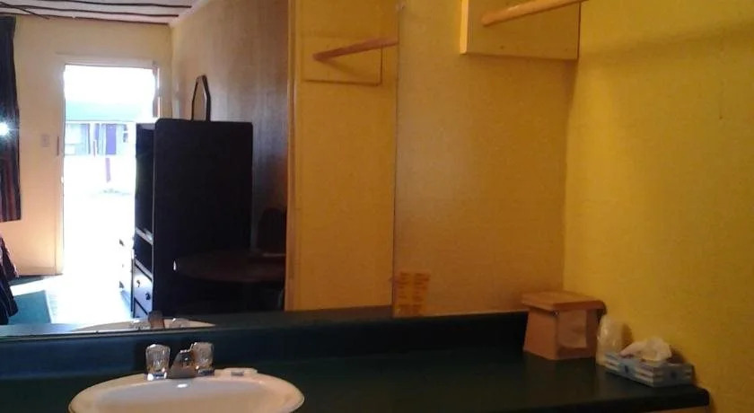 Holiday Motel