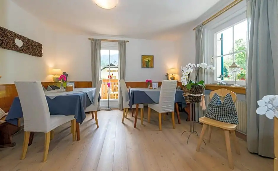 Haus Claudia B&B