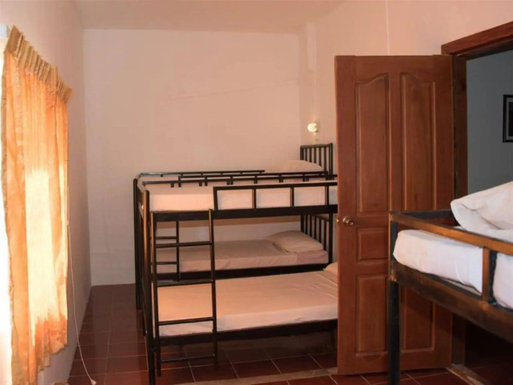 Five Rose Siem Reap Hostel