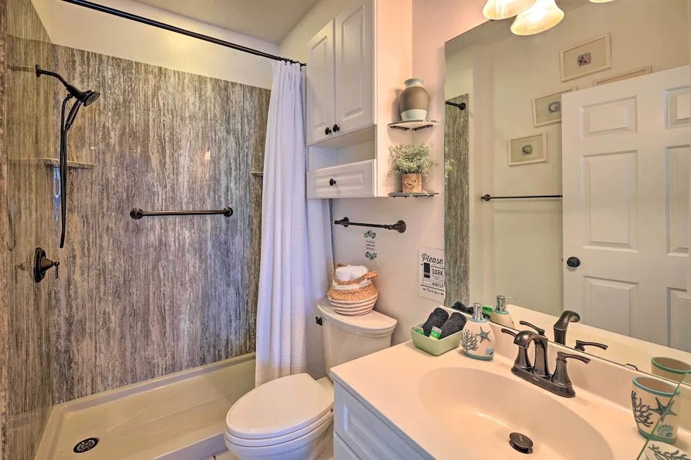 Bright Myrtle Beach Condo w/ Balcony!