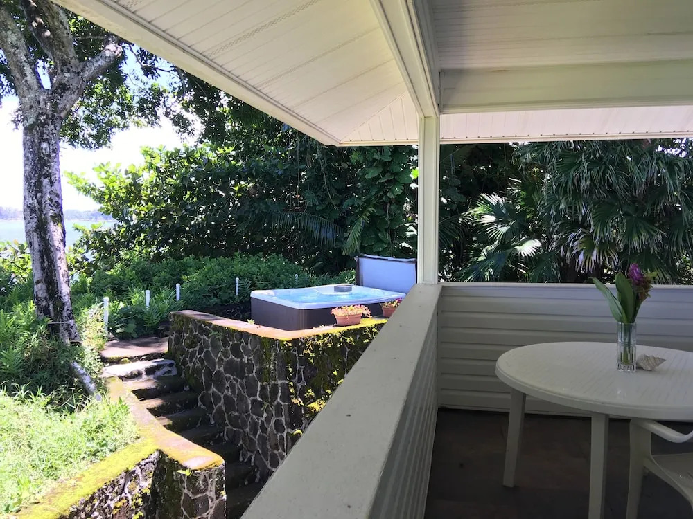 The Bay House House Bed and Breakfast