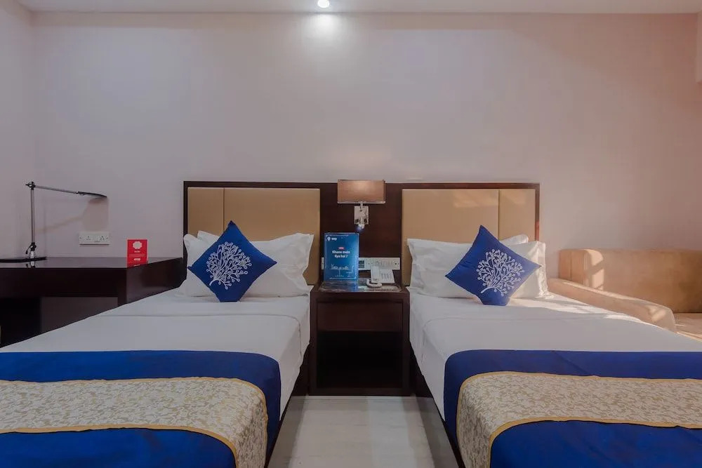 OYO Flagship 15439 Colaba