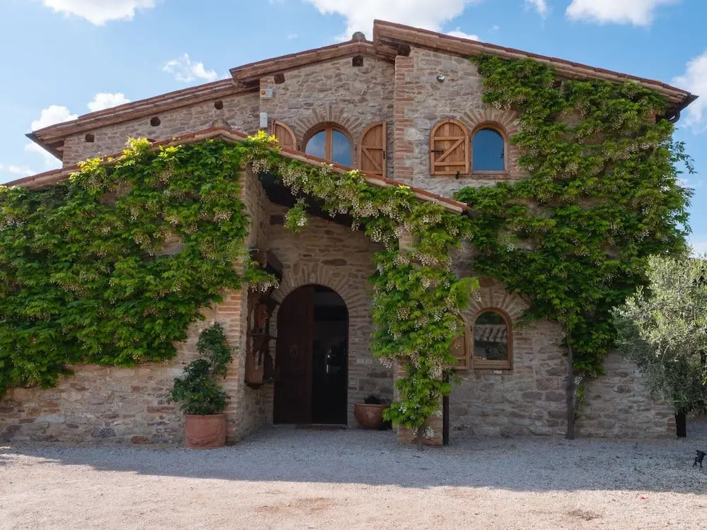 Villa in Umbria With Private Pool & Valley Views