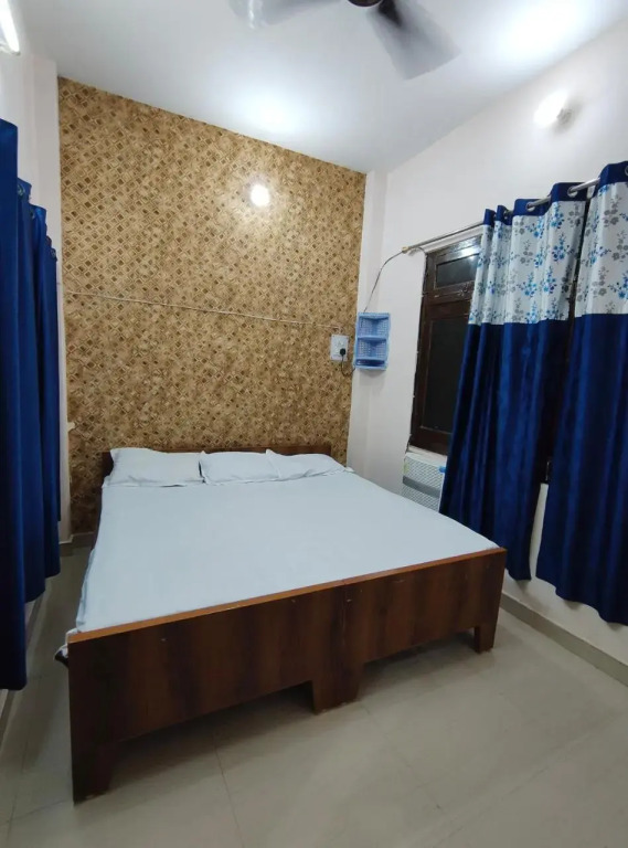 Krishna Paying Guest House