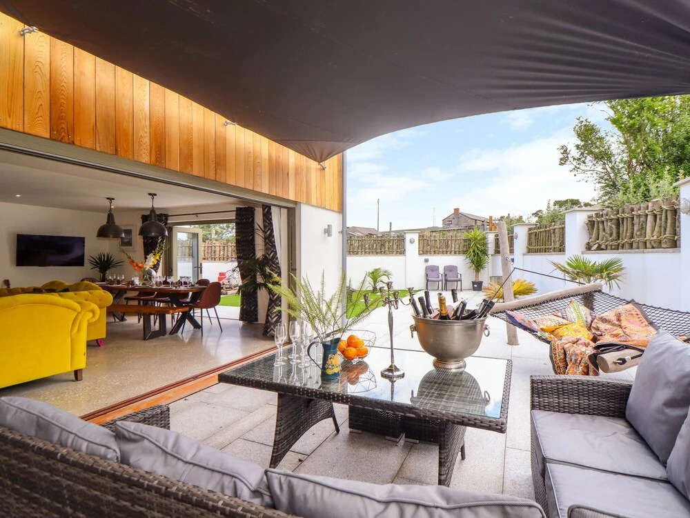 Sunset House