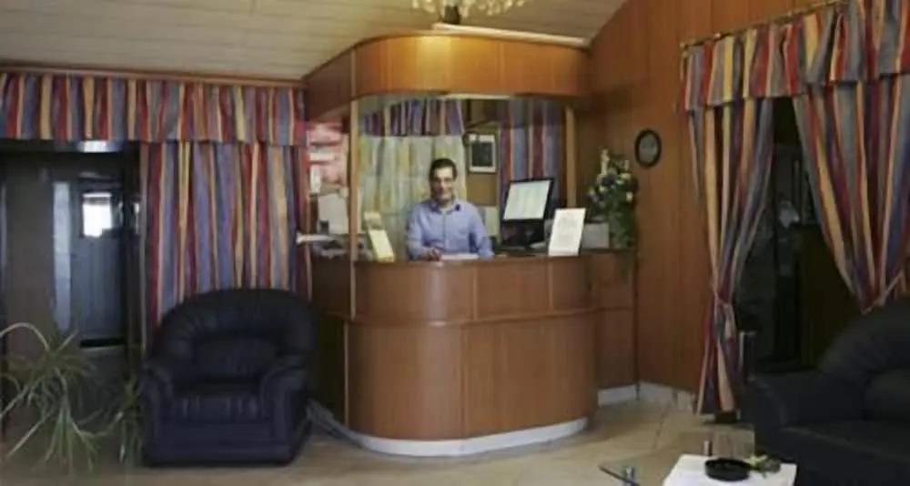 Hotel Cyrus