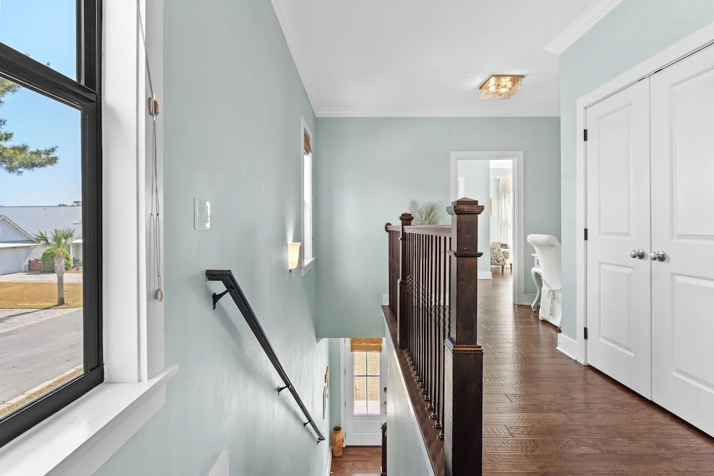 Sundaze 4 Bedroom Home by RedAwning