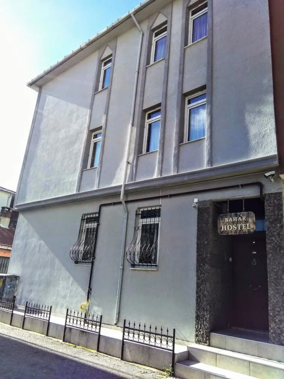 Bahar Hostel
