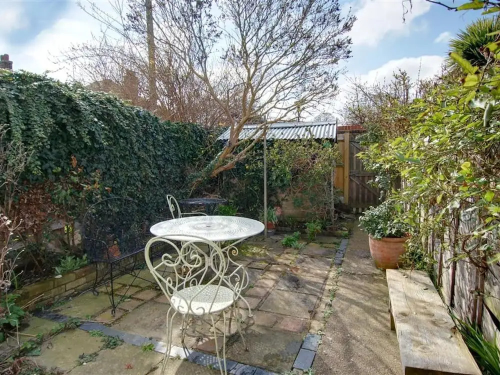 Lovely Holiday Home in Old Town of Whitstable near Beach